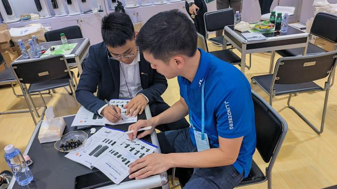 ลิลลิวิส บีโมเมตรล็อคคํารหัส Tuyawifi Huellas Dactilares ไฟฟ้าดิจิตอล Cerradura Electronica Inteligente ล็อคประตูสมาร์ท 32